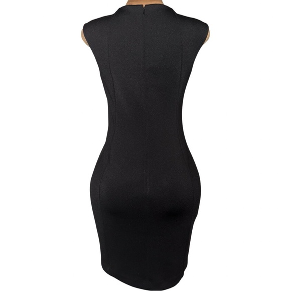 CALVIN KLEIN
Pre-loved Black Dress with Chain Accent💕
Size: 8 - Picture 4 of 10